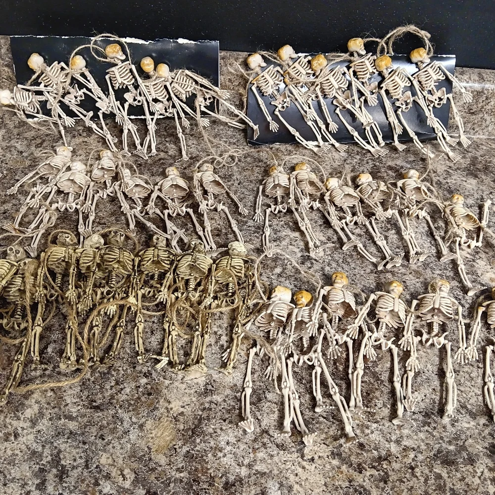 6 sets of skelton garland